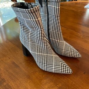 Jeffrey Campbell coma black & white plaid boots 8.5